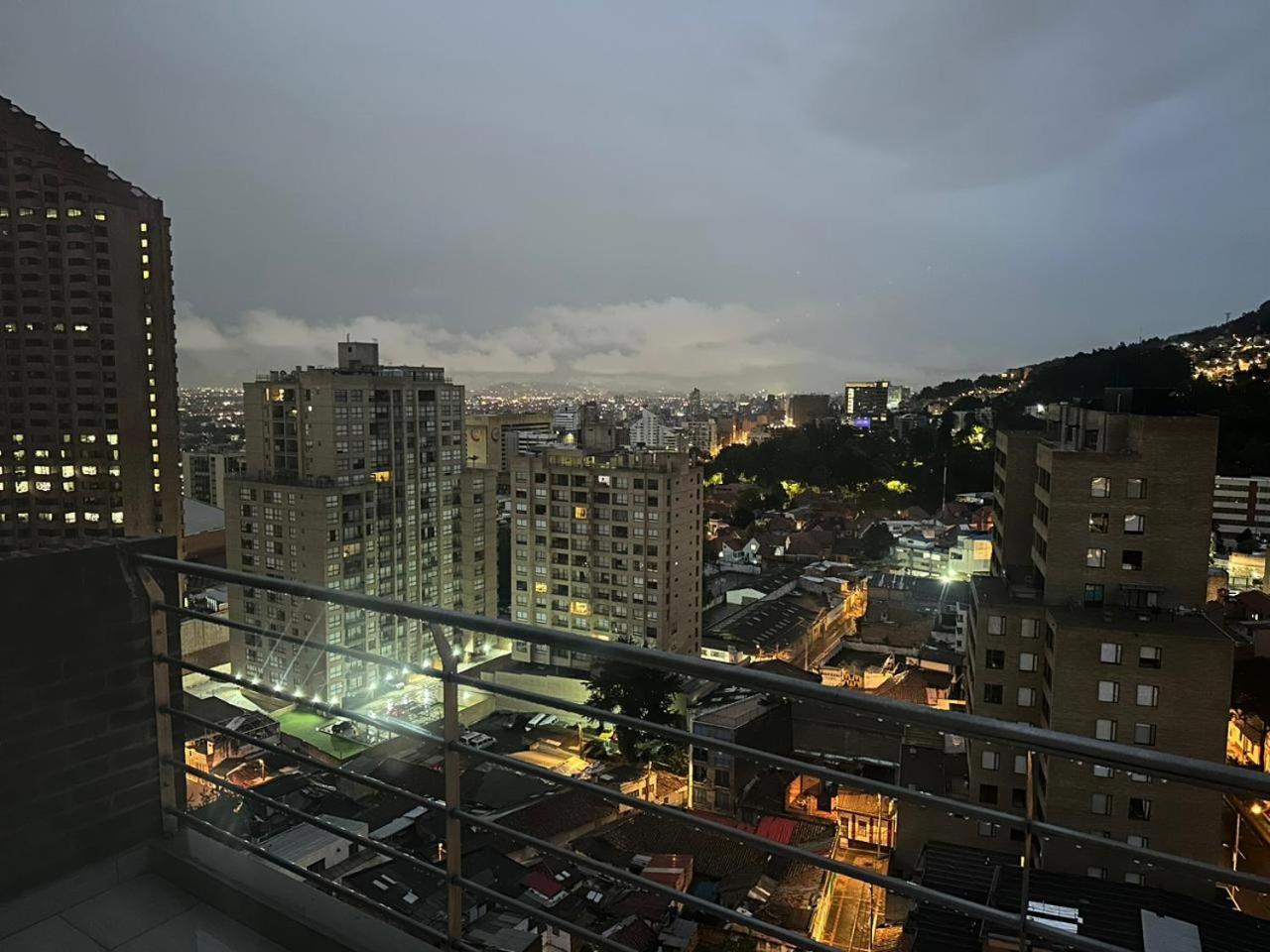 Appartamento Centro Internacional - La Quinta Bogotá Esterno foto